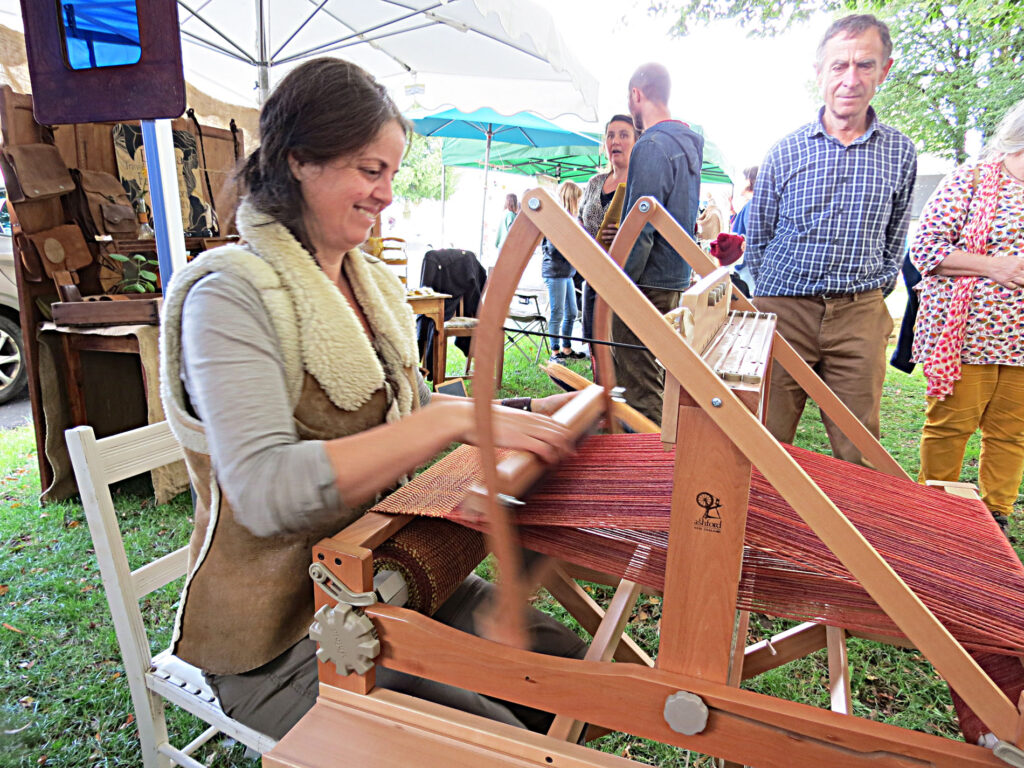 La fête de la laine Bulat-Pestivien tisseuse